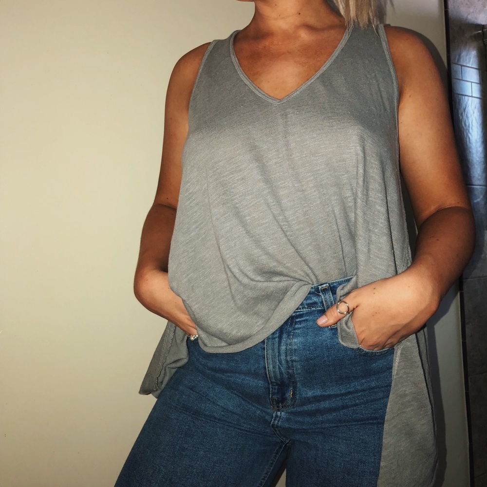 Grey tank top